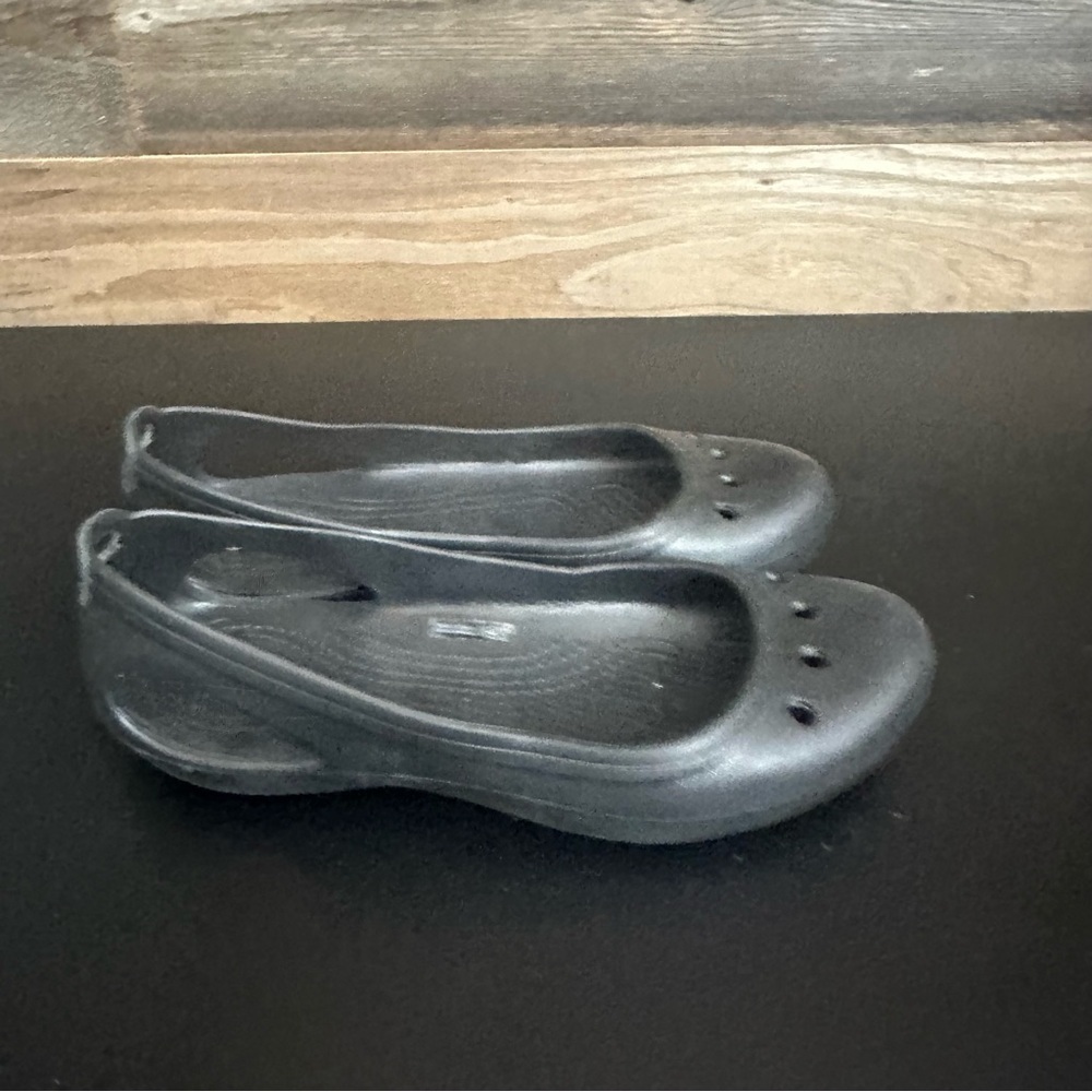 Crocs Kadee Black Slip On Flats Comfort Shoes Women Size 7 Waterproof Garden - Picture 3 of 7